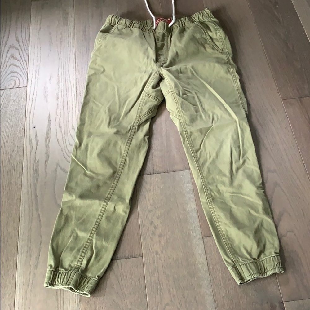 jogger pants